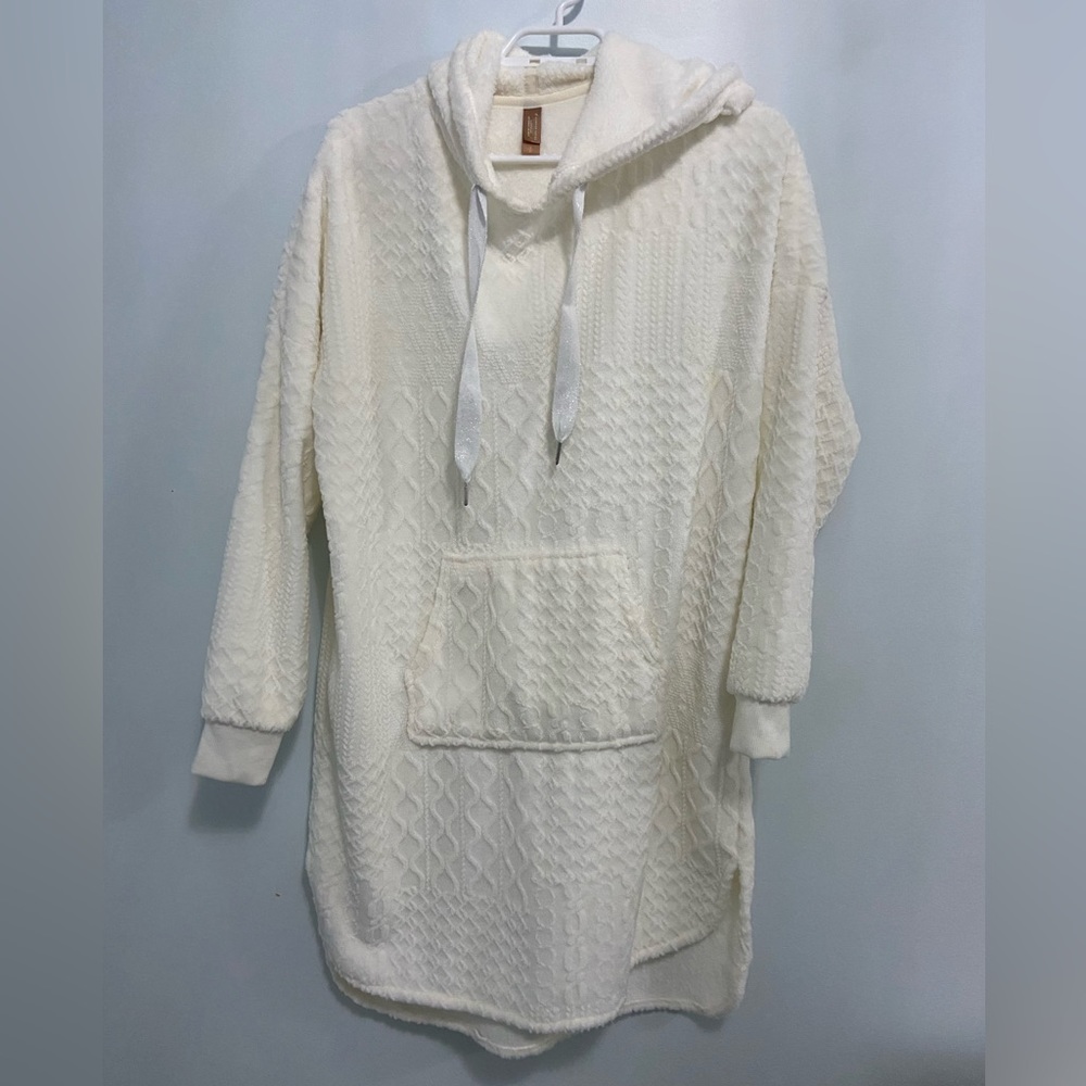 Denver Hayes loungewear hooded blanket dress